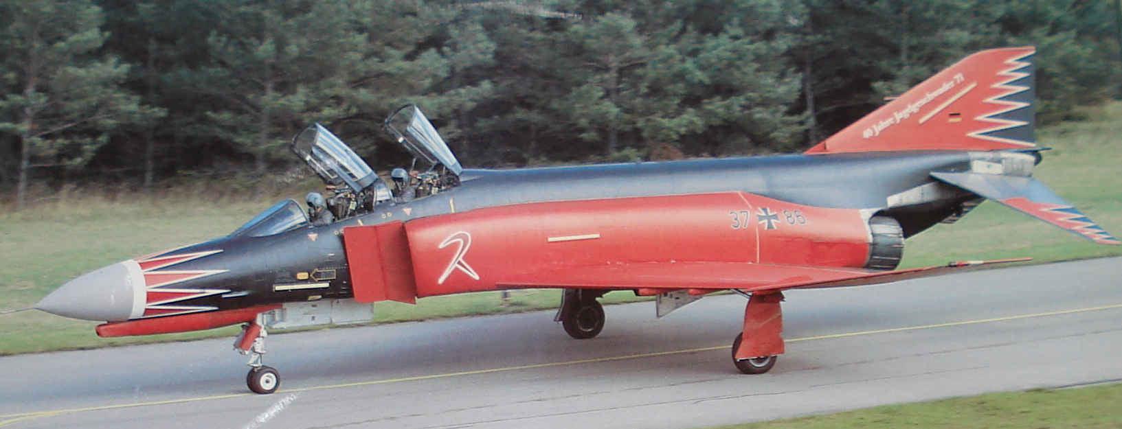 X-Treme Jets F-4 1/9.5 Scale ARTF Combo | Pacific RC Jets
